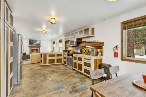Village Chic Chalet #2113 By Big Bear Vacations