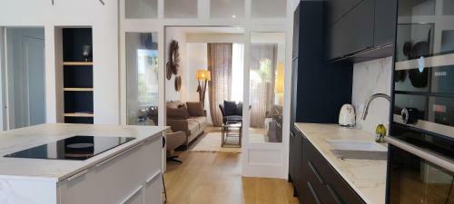 160 M With Pool-garden-terrace And Wifi