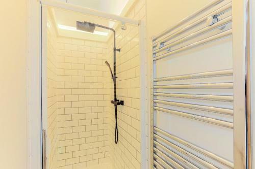 Modern 2bedroom Apartment On Marina