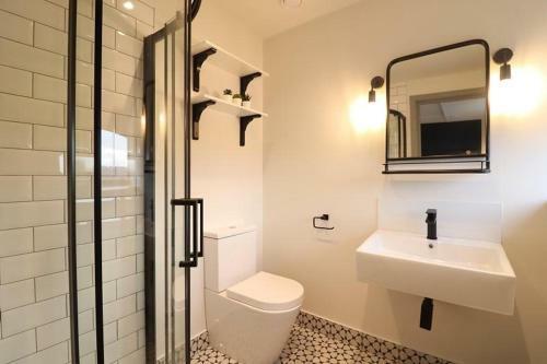 Modern 2bedroom Apartment On Marina