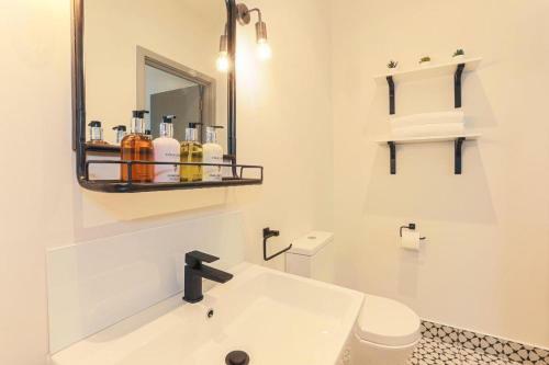 Modern 2bedroom Apartment On Marina