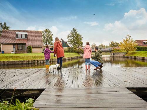 Coy Holiday Home With Large Garden, In Zeeland