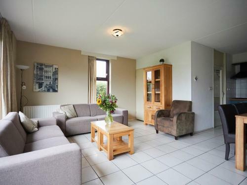 Coy Holiday Home With Large Garden, In Zeeland