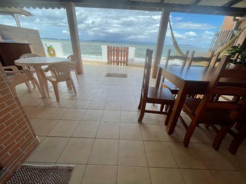 Casa P� Na Areia Sc De Frente Para O Mar