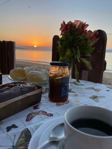 Casa P� Na Areia Sc De Frente Para O Mar