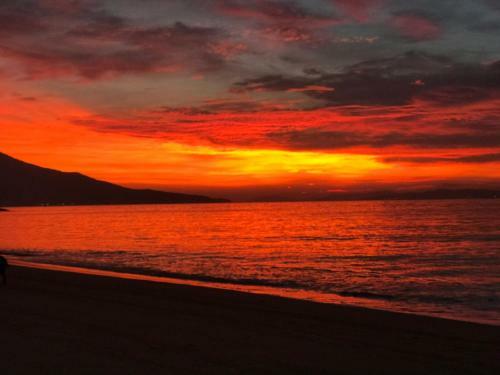 Casa P� Na Areia Sc De Frente Para O Mar