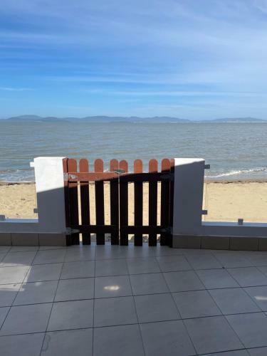 Casa P� Na Areia Sc De Frente Para O Mar