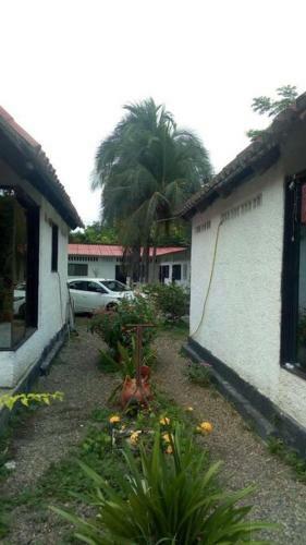 Agradable Caba�a Campestre Con Piscina