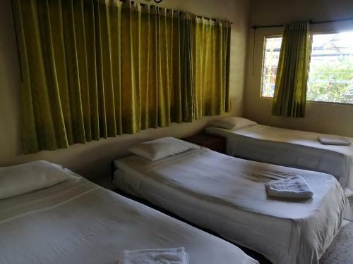 Hotel Las Acacias