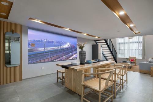 Locals Apartment House 29