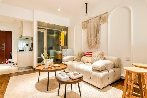 Locals Apartment House 45