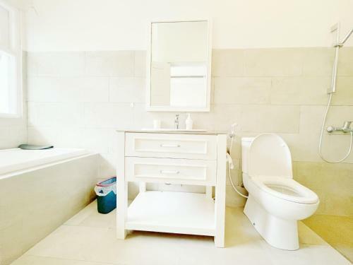 Luxury Lombok Villa Near Epicentrum Mall