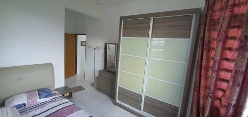 Rumah Banglow Setingkat 3 Bilik