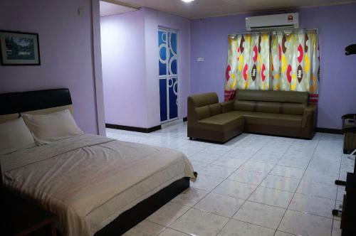 Hotel Oyo 90517 Kevno Homestay