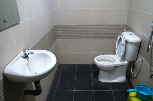 Hotel Oyo 90517 Kevno Homestay