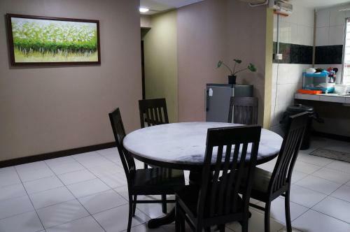 Hotel Oyo 90517 Kevno Homestay