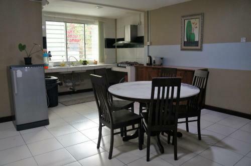 Hotel Oyo 90517 Kevno Homestay