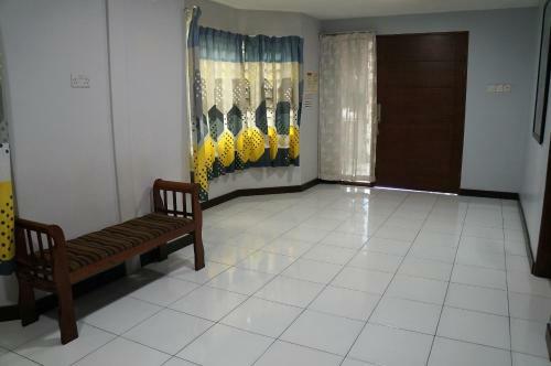 Hotel Oyo 90517 Kevno Homestay