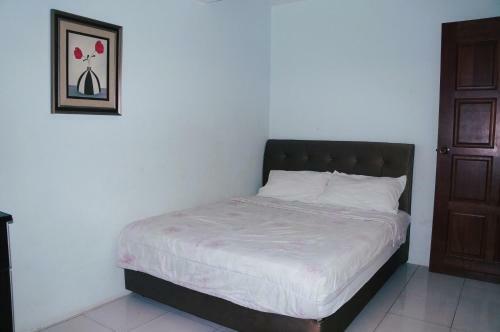Hotel Oyo 90517 Kevno Homestay