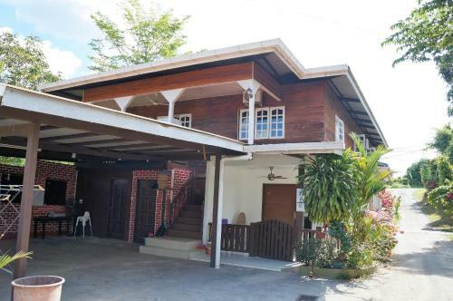 Hotel Oyo 90517 Kevno Homestay