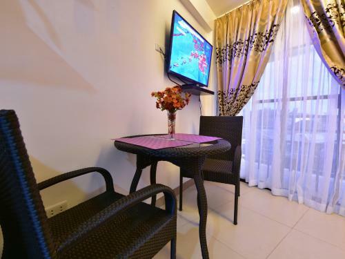 Anahaw Apartments Whitebeach