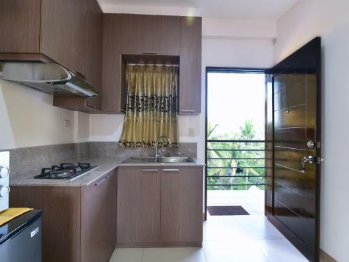 Anahaw Apartments Whitebeach