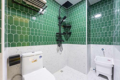 Locals Apartment Inn 00