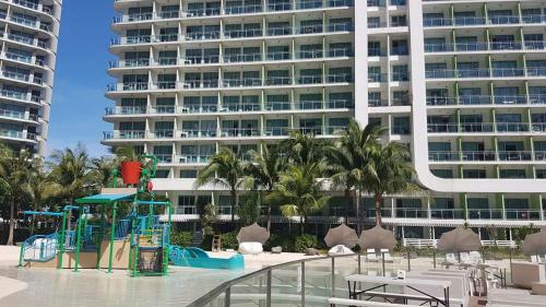 Apartamentos Azure Urban Resort Maui Unit
