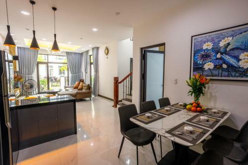 Villa Royal Home