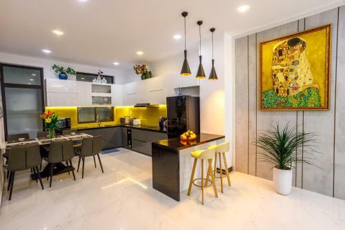Villa Royal Home