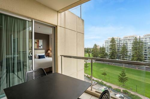 Glenelg Beach High Rise Apartment