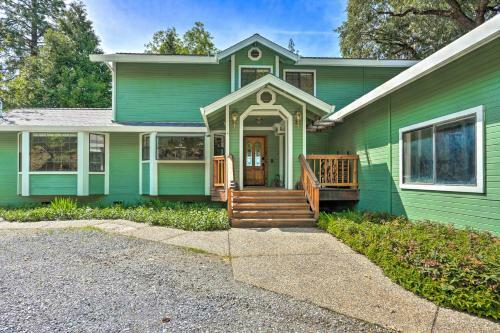 Apple Hill Home 10 Acres With Beautiful Views!