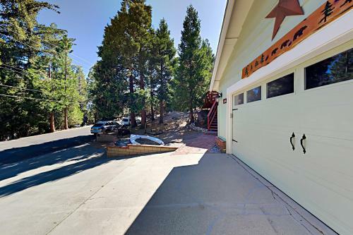 Grizzly Mountain Getaway
