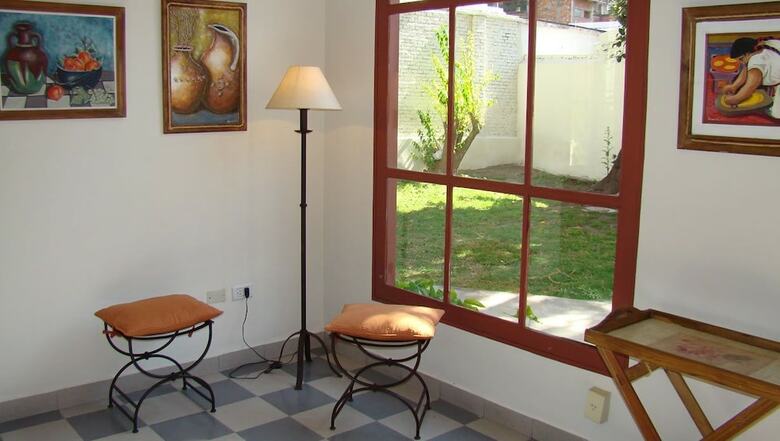 Hostal Posada Casa De Borgo�a