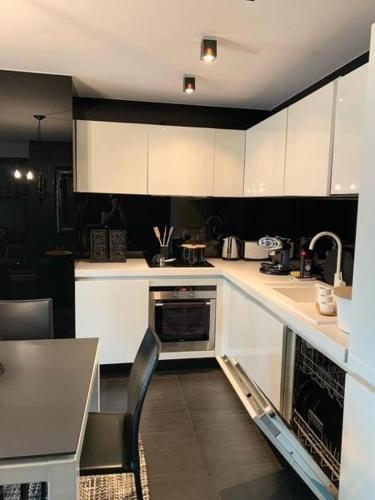 Apartamento Black And White