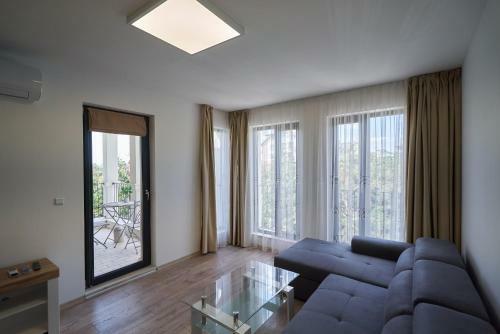 Cozy Apartments In The Elite Complex Evergreen