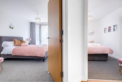Unique Boutique Apartment 2 Bed - Free Parking.