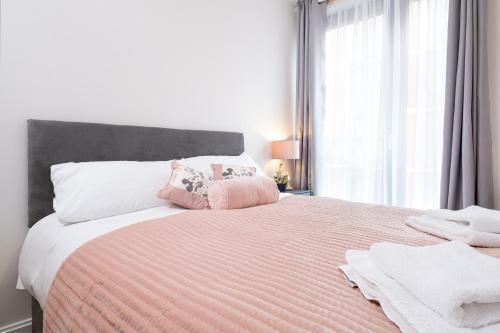 Unique Boutique Apartment 2 Bed - Free Parking.