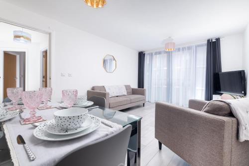 Unique Boutique Apartment 2 Bed - Free Parking.