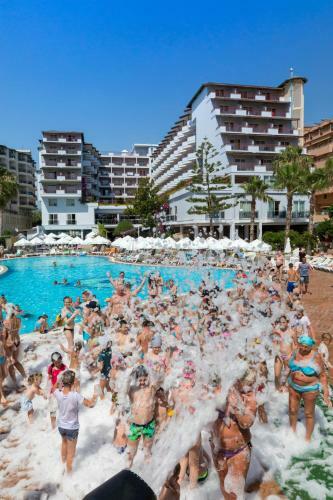 Hotel Holiday Park Resort