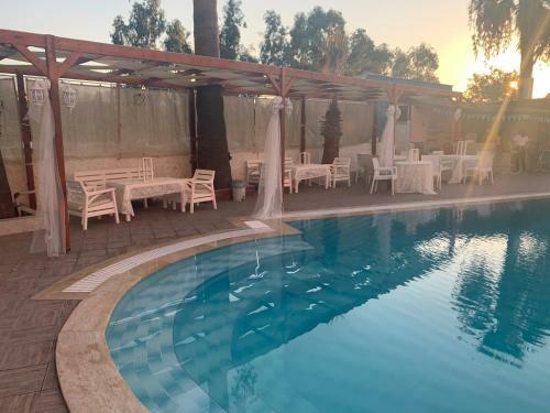 Holiday Hotel