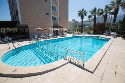 Holiday Hotel
