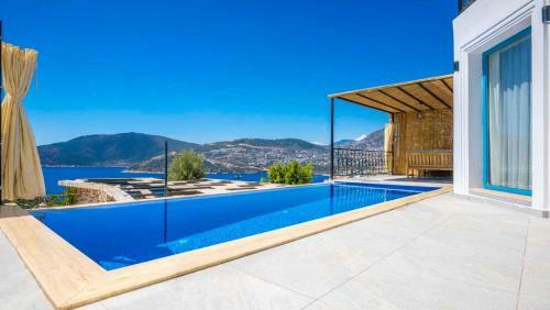 Superb Villa With Private Pool And Excellent View Near Beach In Kas