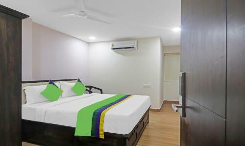 Treebo Trend Hotel Purple Square