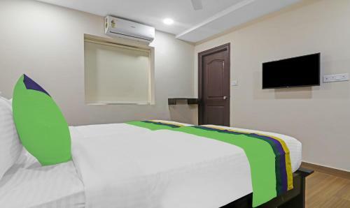 Treebo Trend Hotel Purple Square
