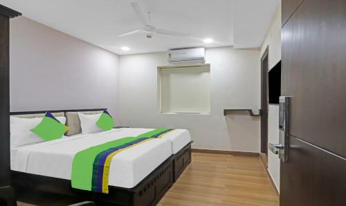 Treebo Trend Hotel Purple Square