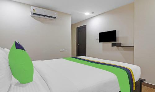 Treebo Trend Hotel Purple Square
