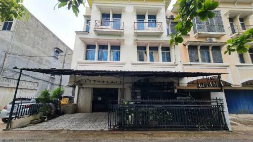Hotel Oyo 91200 Wisma Gio Amanda