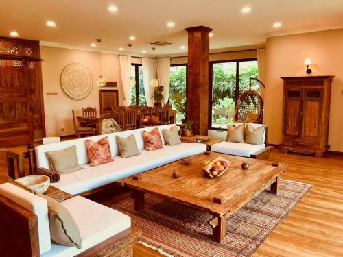Grand Serene Lakeside Bali Style Villa