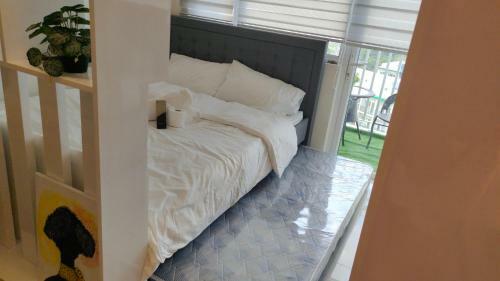 Apartamento Tagaytay Lounge By: Amber's Abode